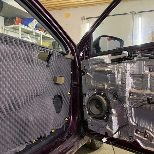 Шумоізоляція дверей (комплект: хетчбек, оптимальна) 7 Приклад шумоызоляції дверей авто