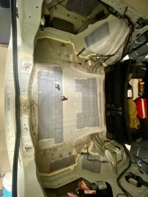 Віброізоляція арок та багажника авто